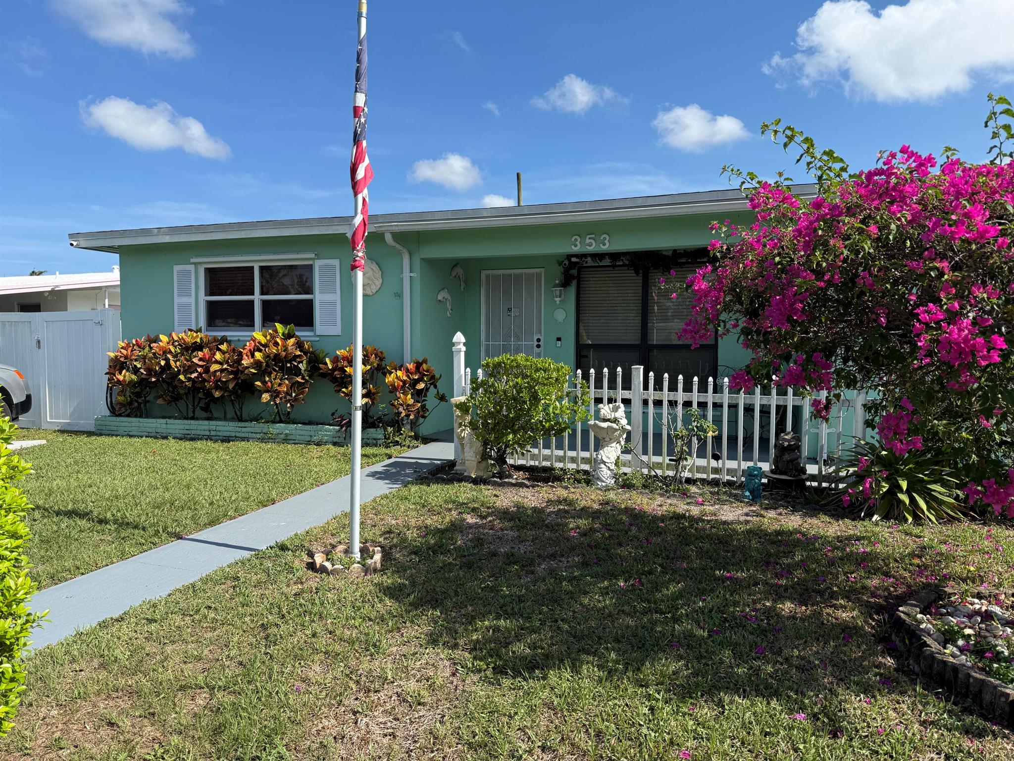 353 Cavalier Rd