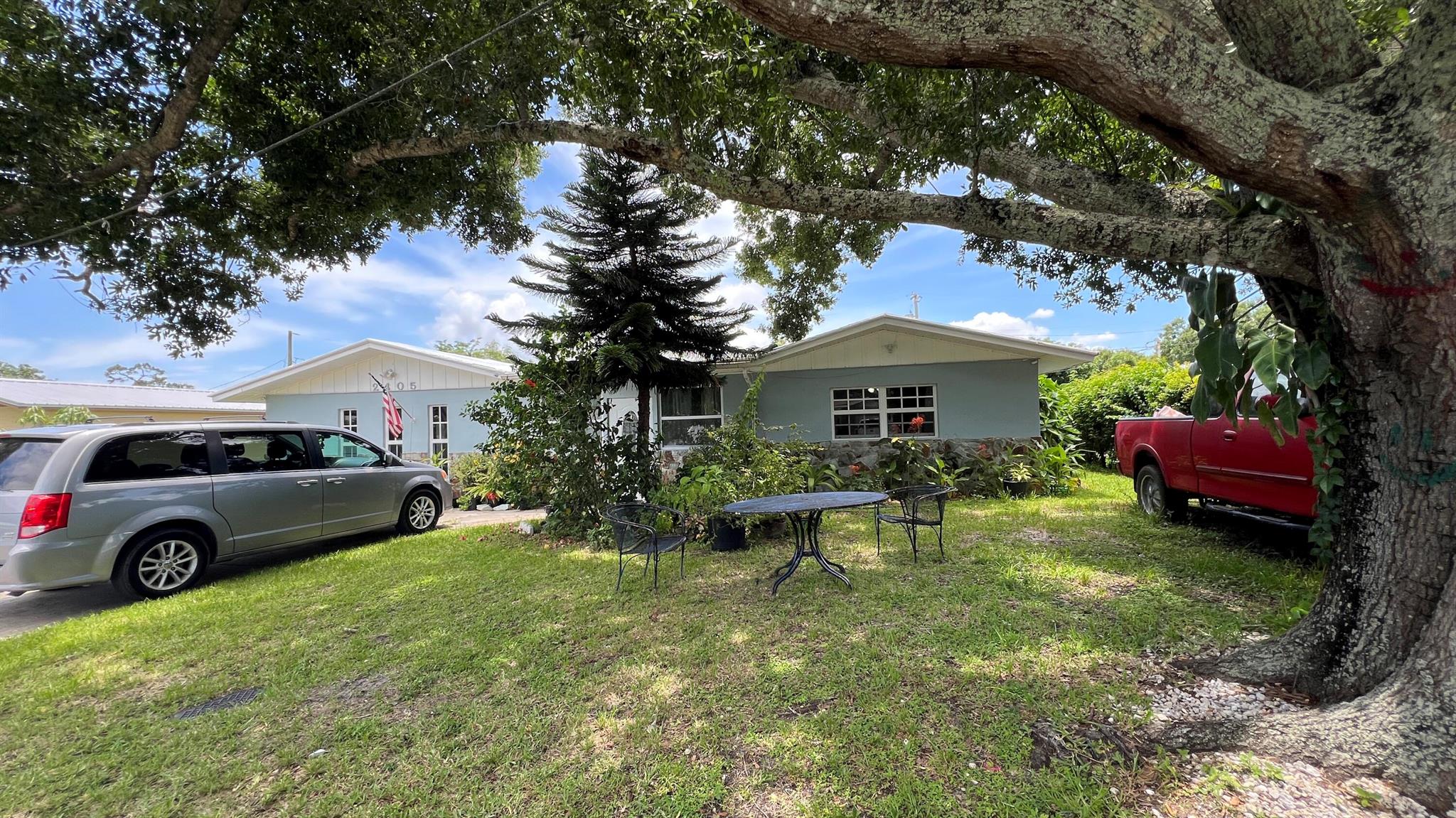 2405 Blossom Ct