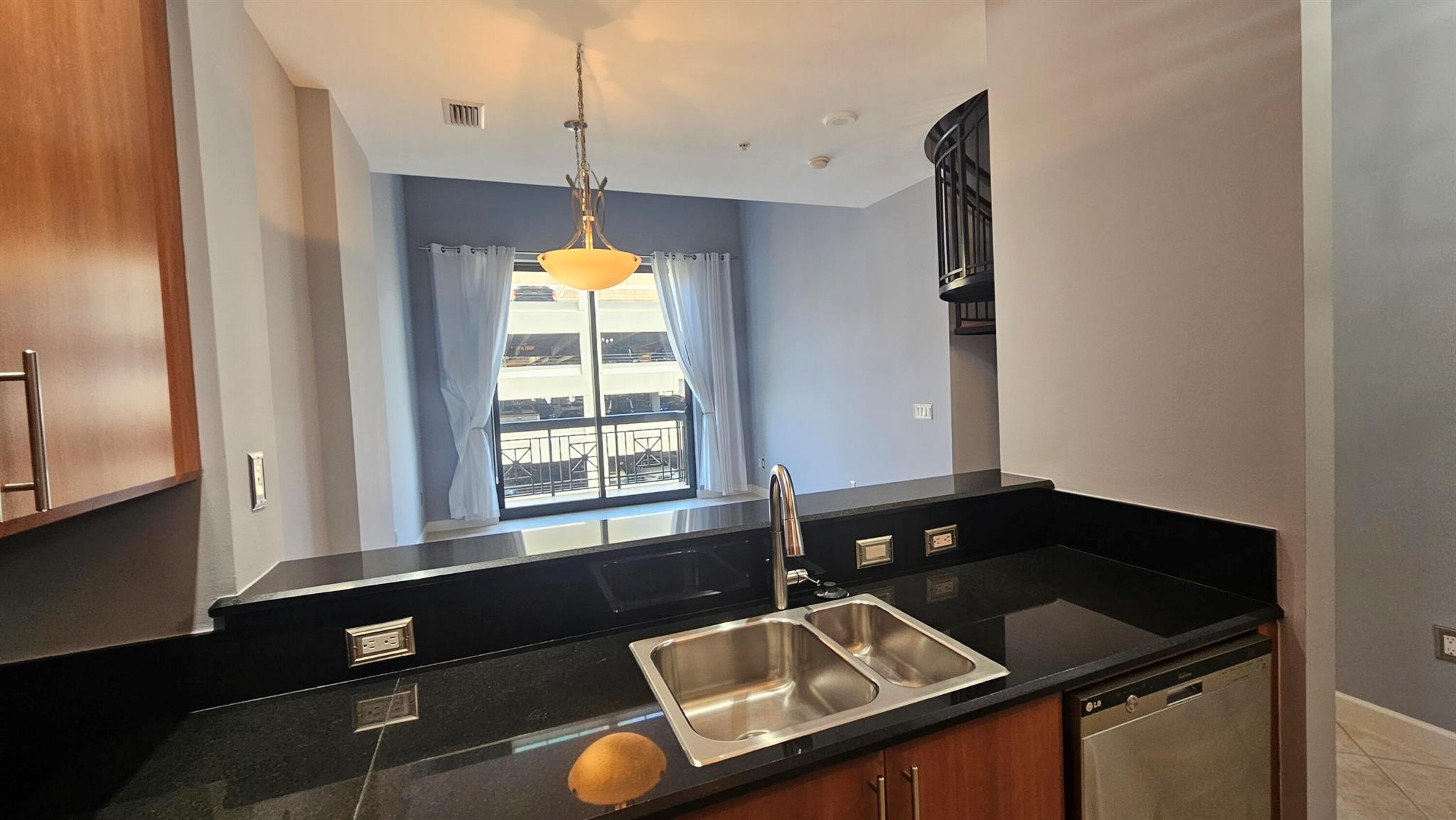 801 S Olive Ave #418