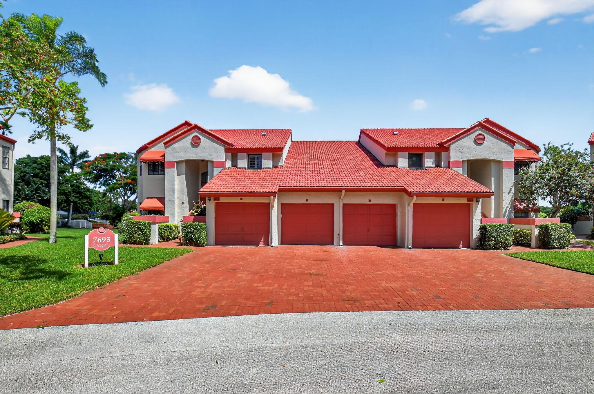 7693 Lexington Clb Blvd #C