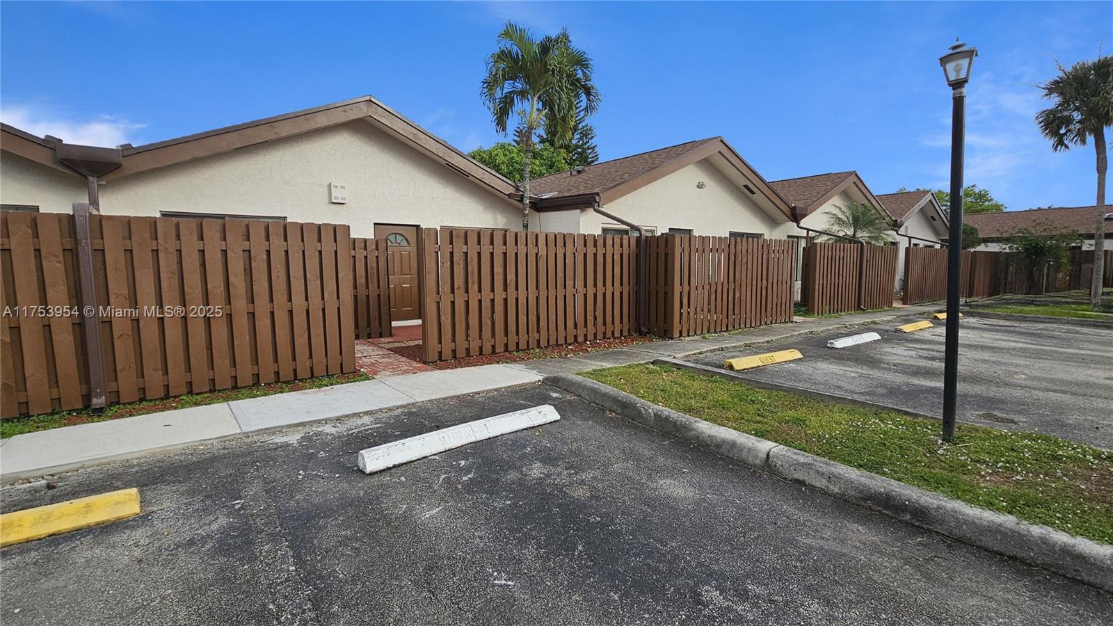 1760 NW 72nd Ave #81
