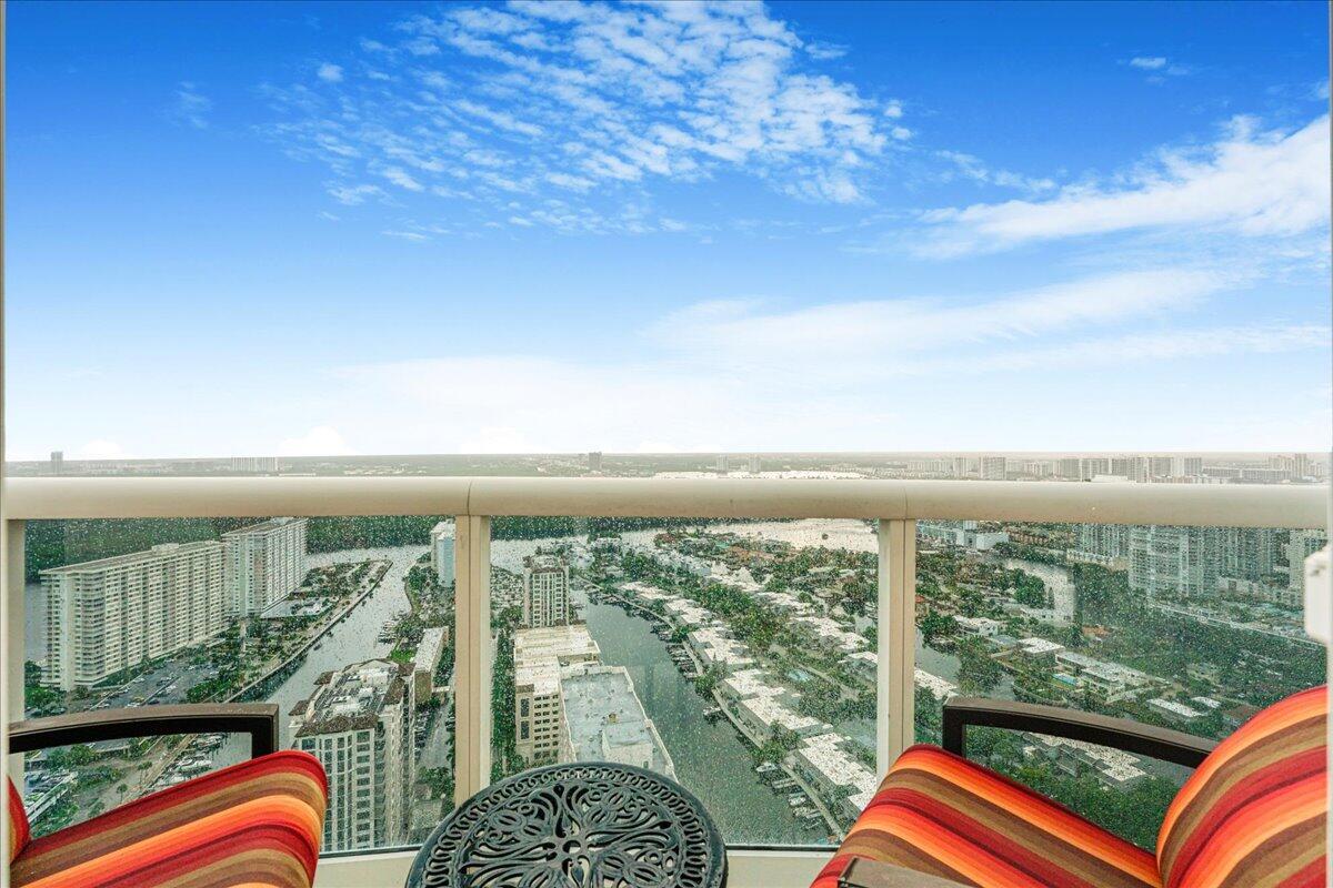 image Tdr Tower Ii Condo21