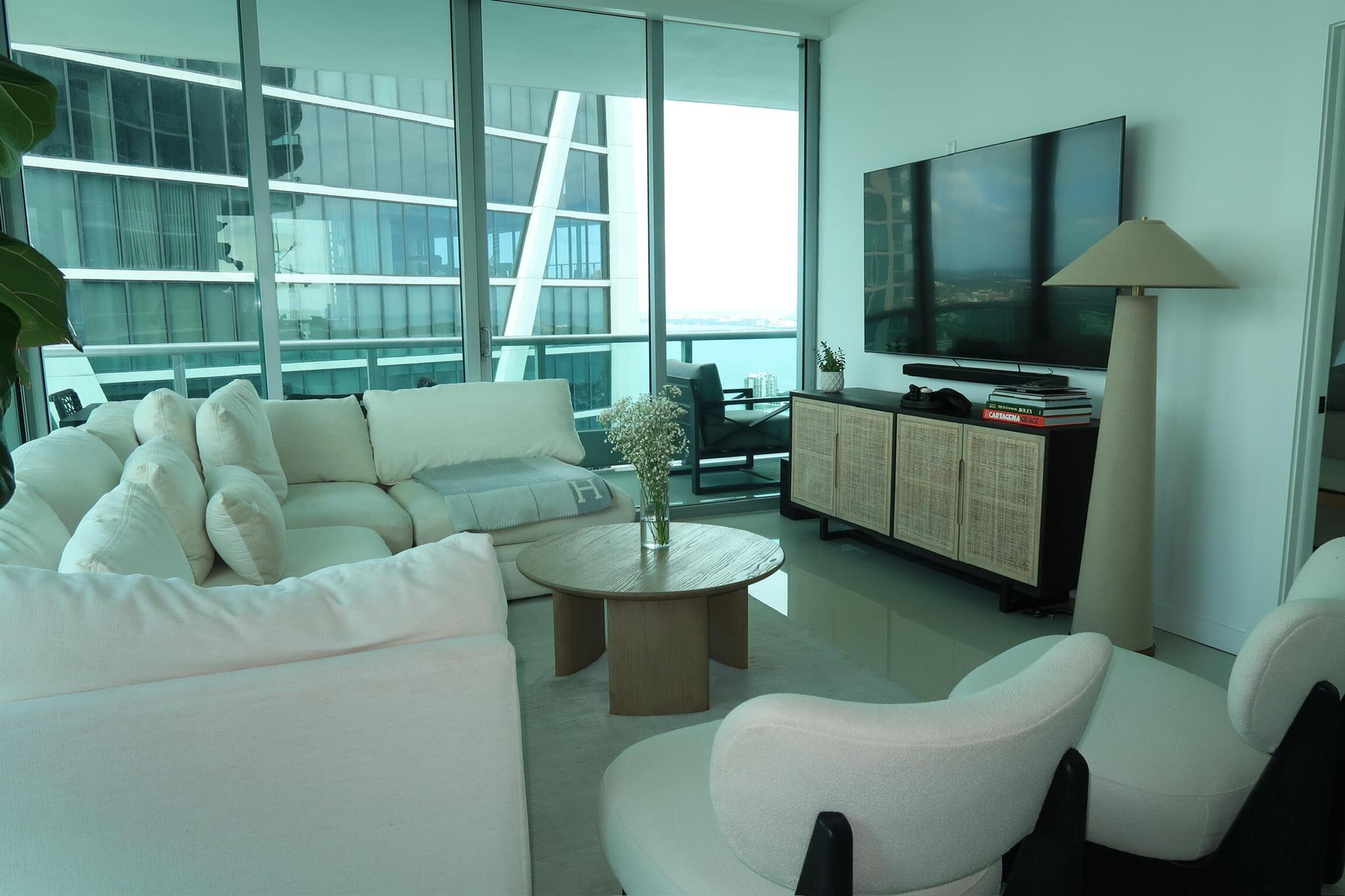 image 900 Biscayne Bay Condo1