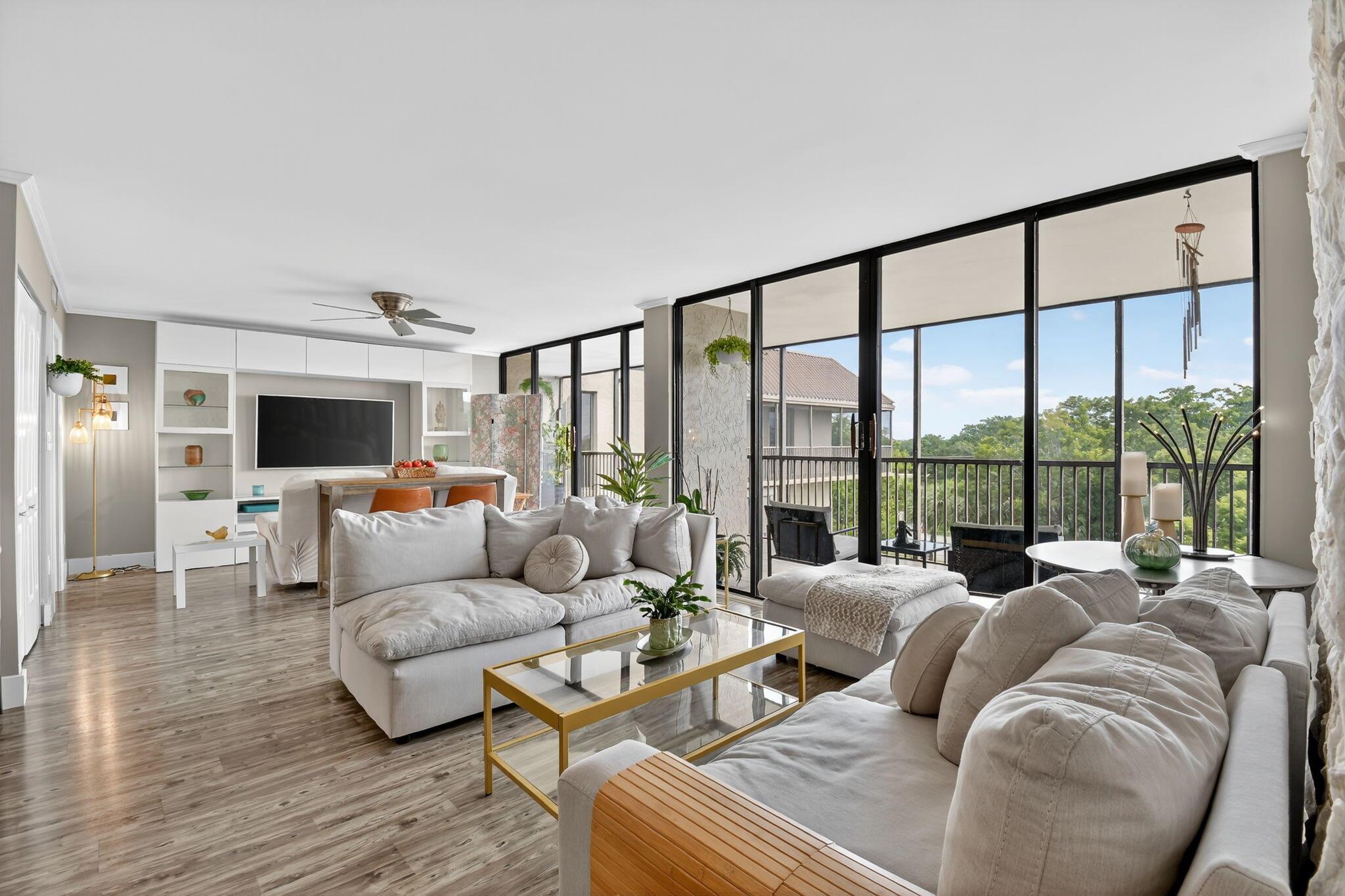 2816 N 46th Ave #J682