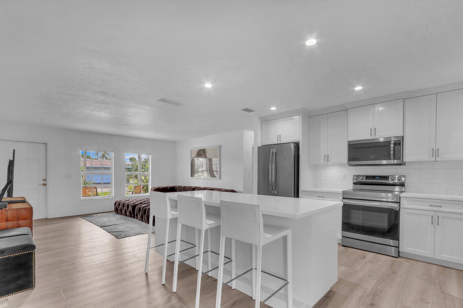 1 Beverly Rd Jupiter, FL 33469