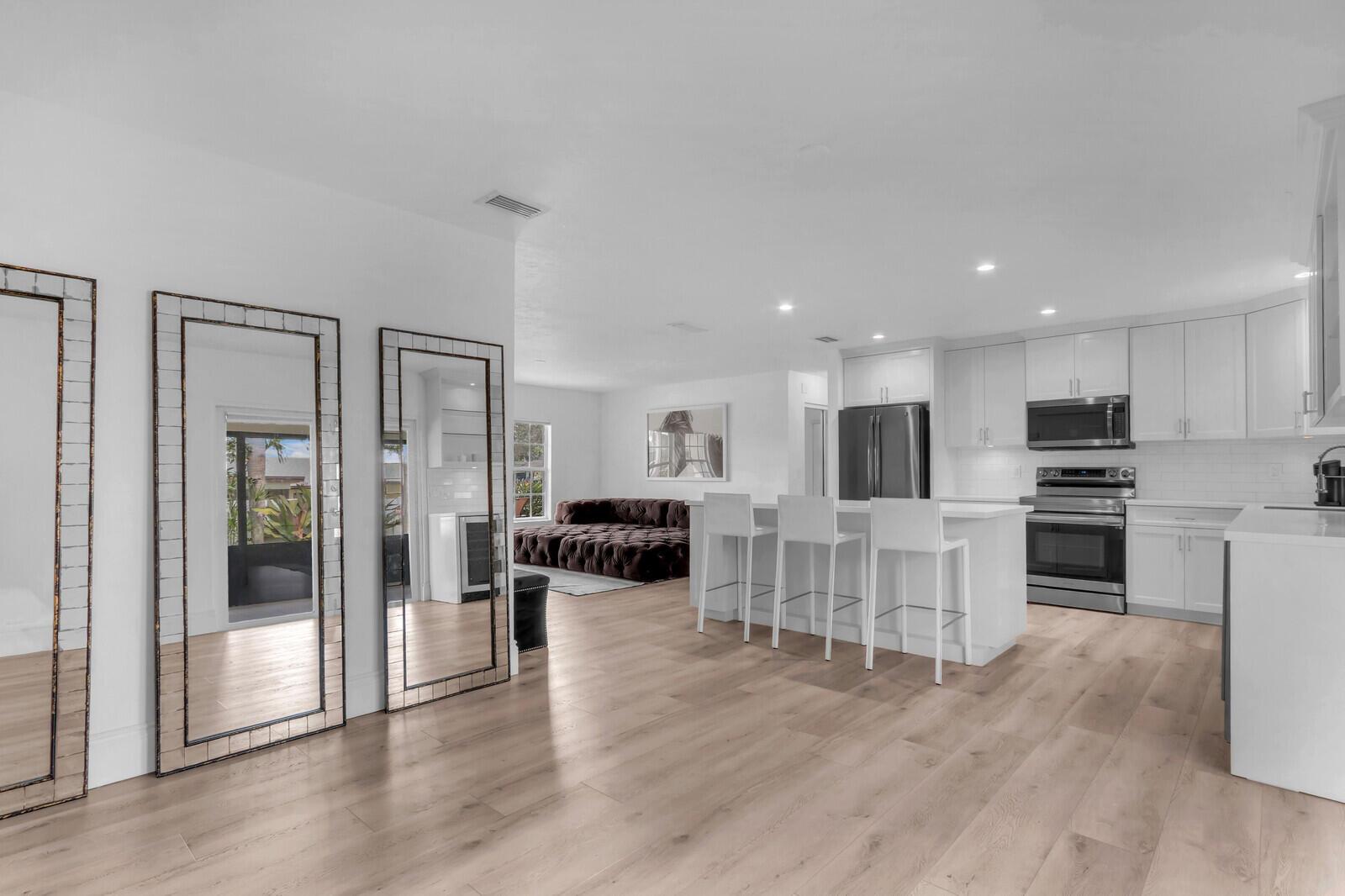 1 Beverly Rd Jupiter, FL 33469