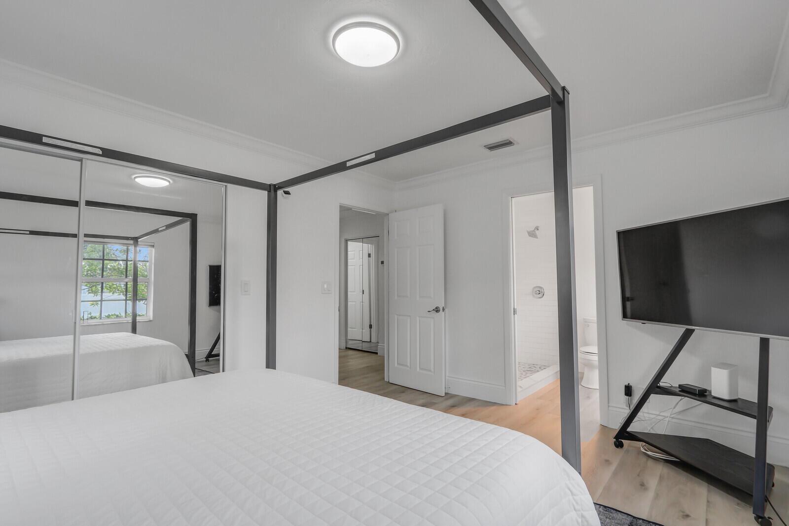 1 Beverly Rd Jupiter, FL 33469