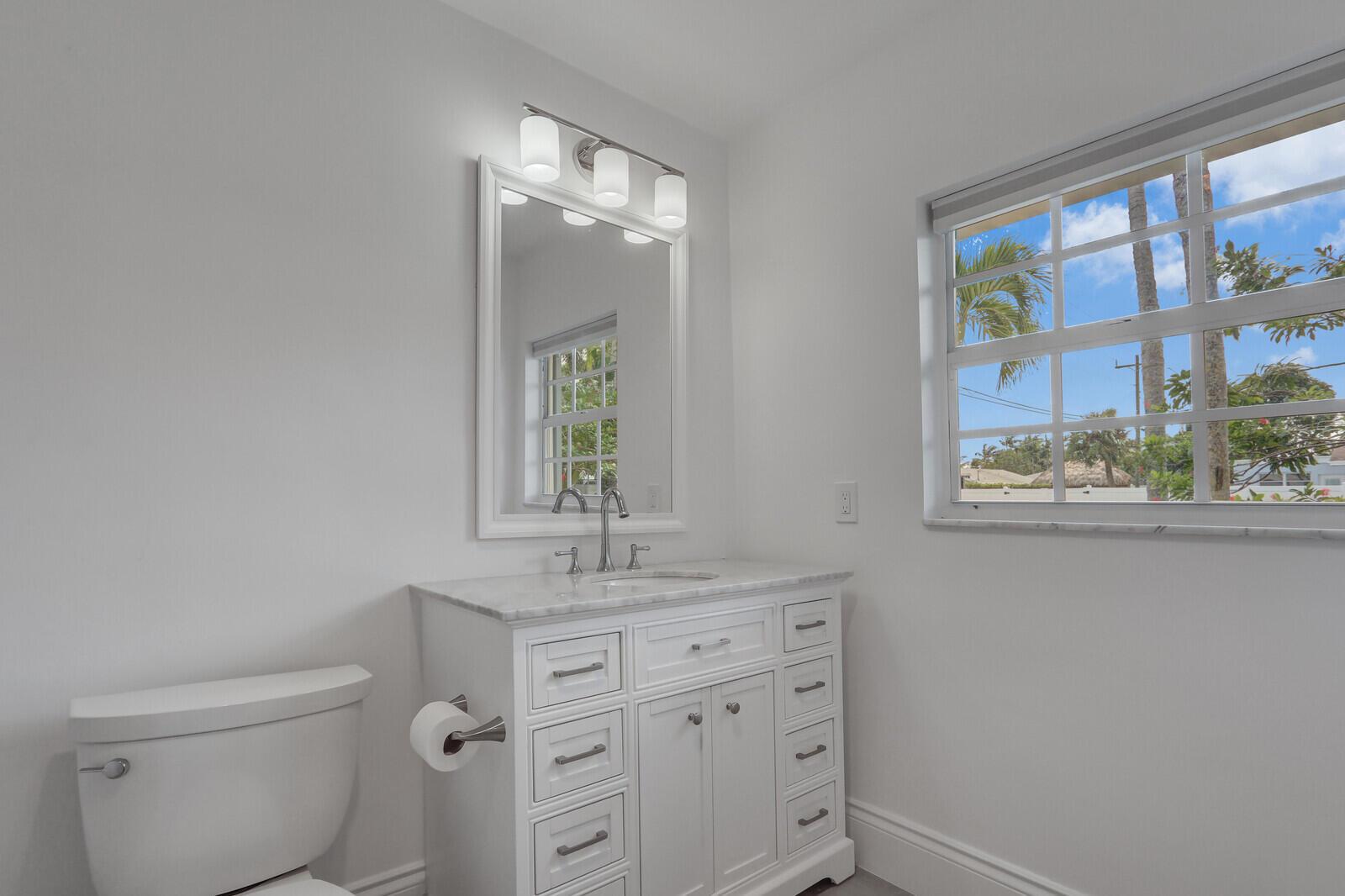 1 Beverly Rd Jupiter, FL 33469