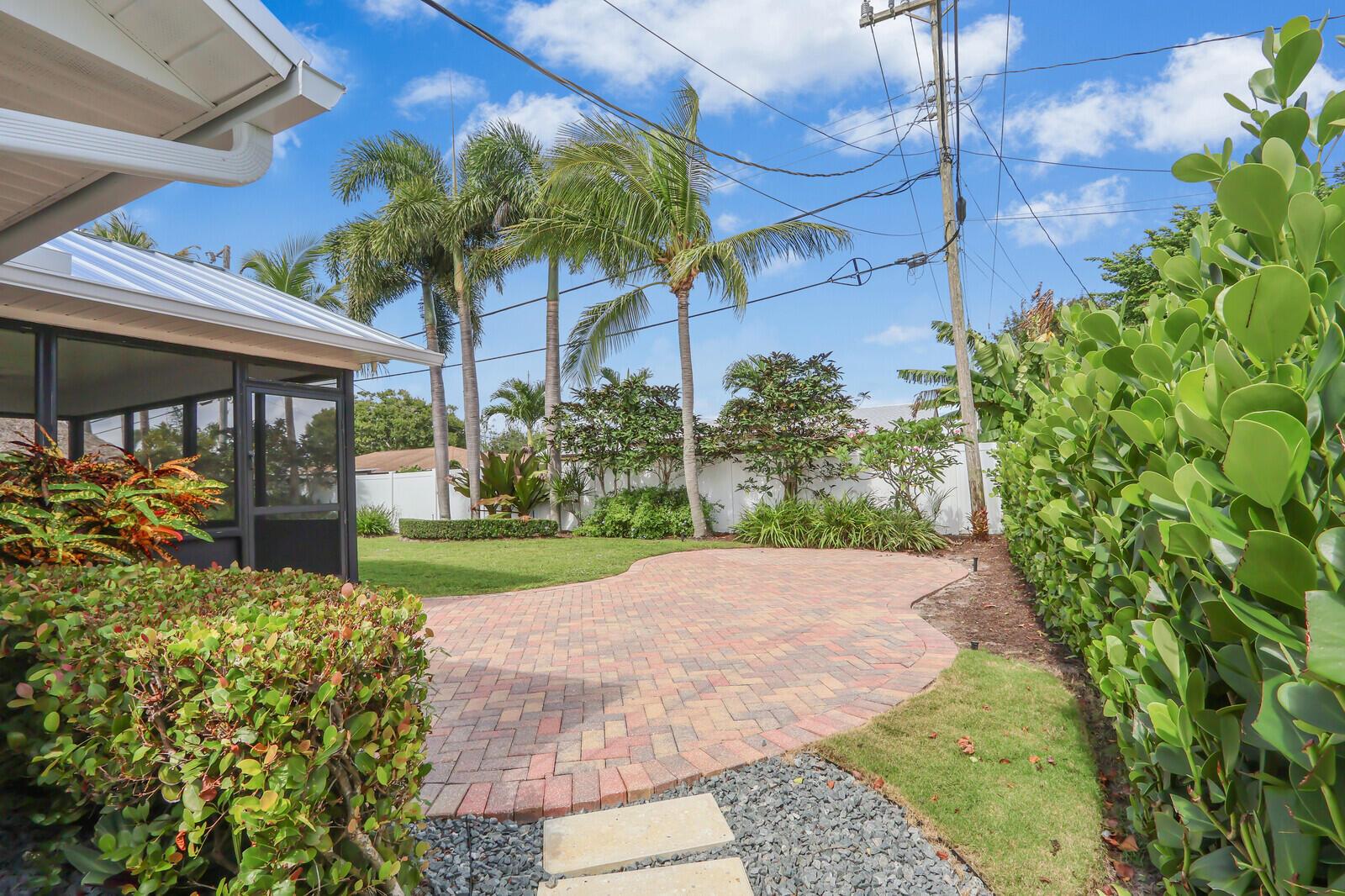 1 Beverly Rd Jupiter, FL 33469