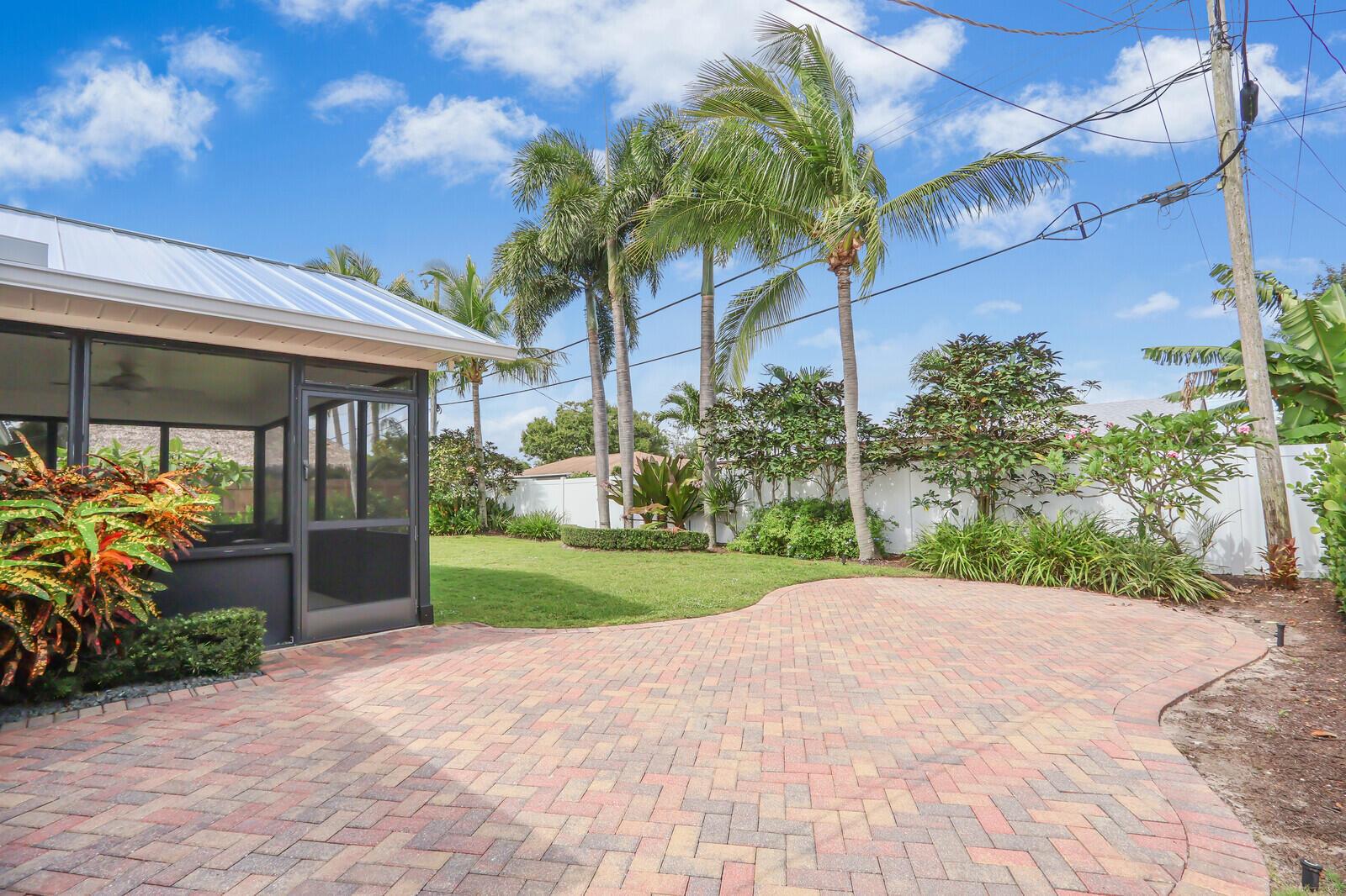 1 Beverly Rd Jupiter, FL 33469