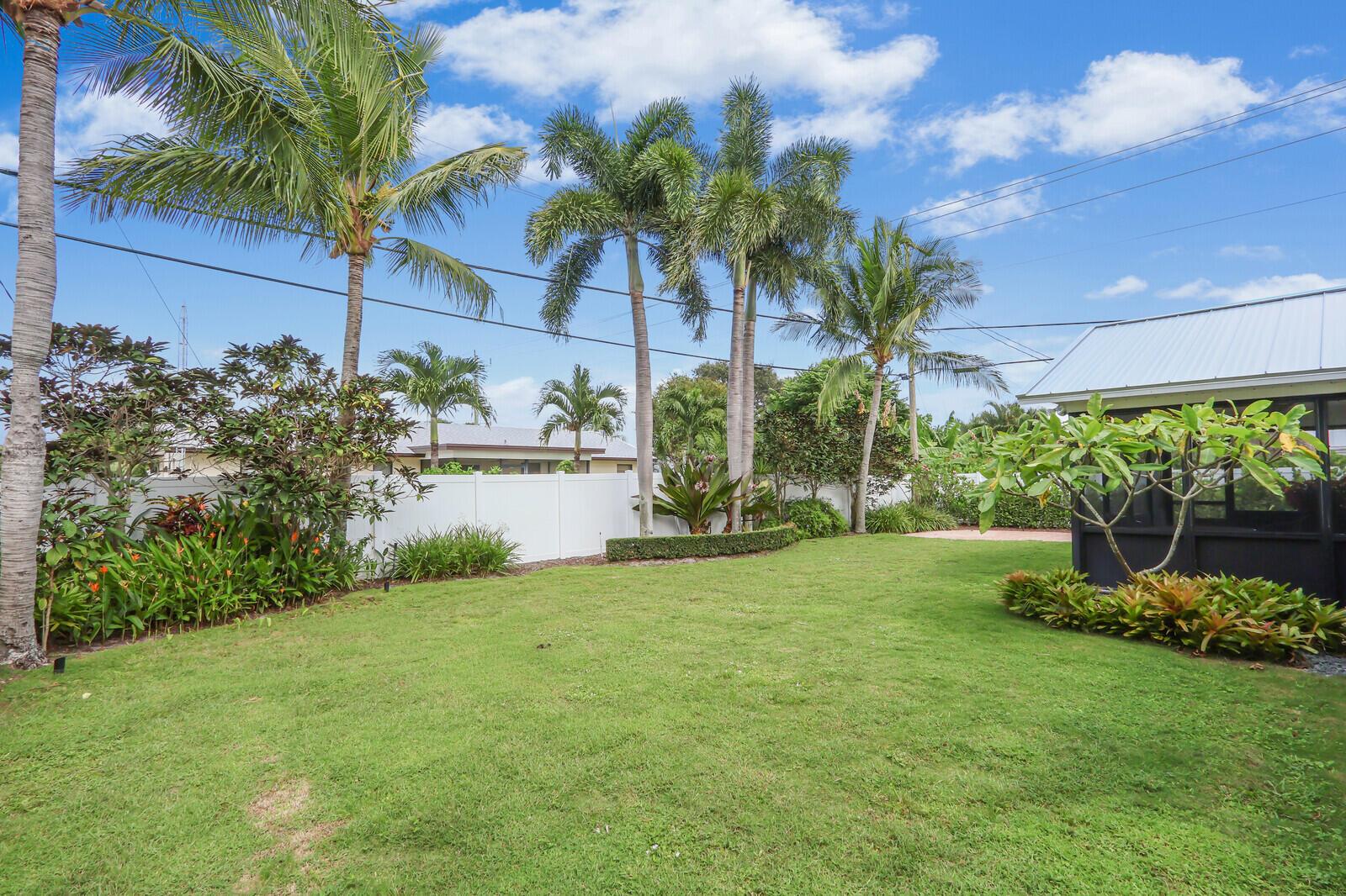 1 Beverly Rd Jupiter, FL 33469