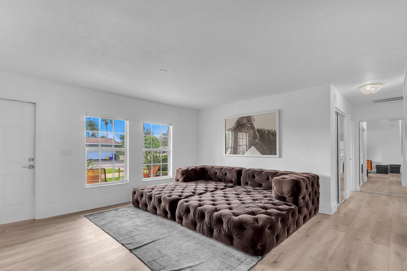 1 Beverly Rd Jupiter, FL 33469