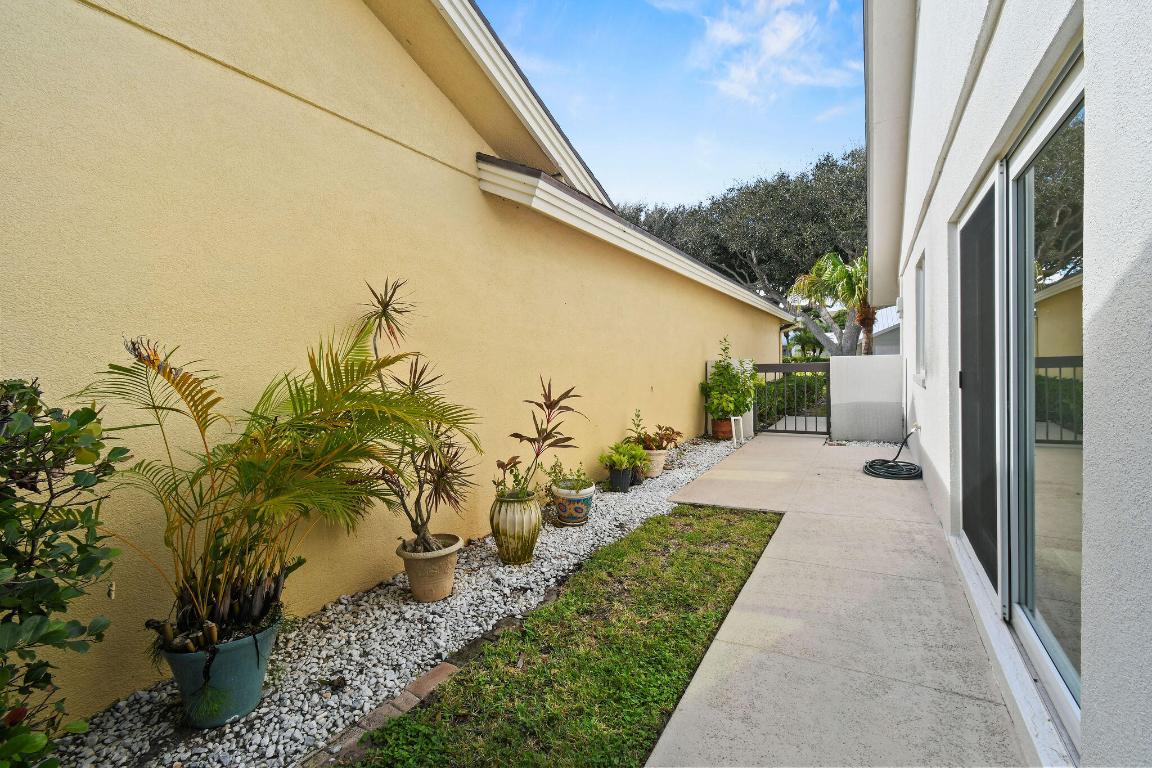125 Sand Pine Jupiter, FL 33477