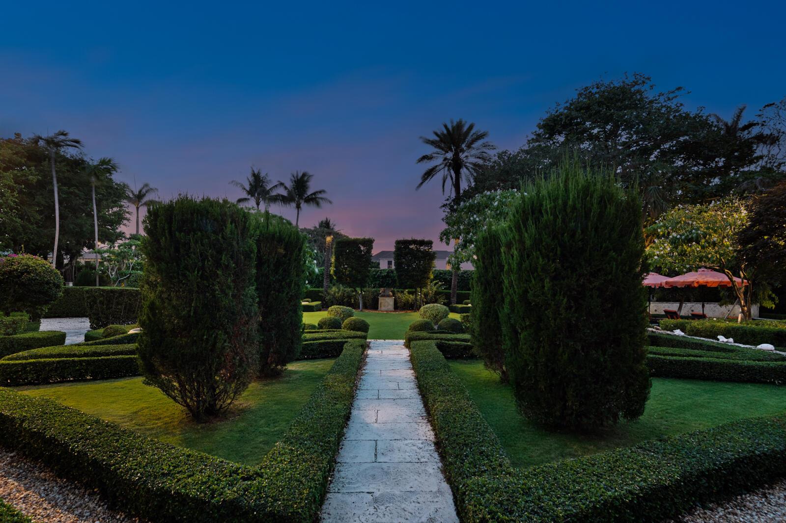 111 Via Del Lago Palm Beach, FL 33480