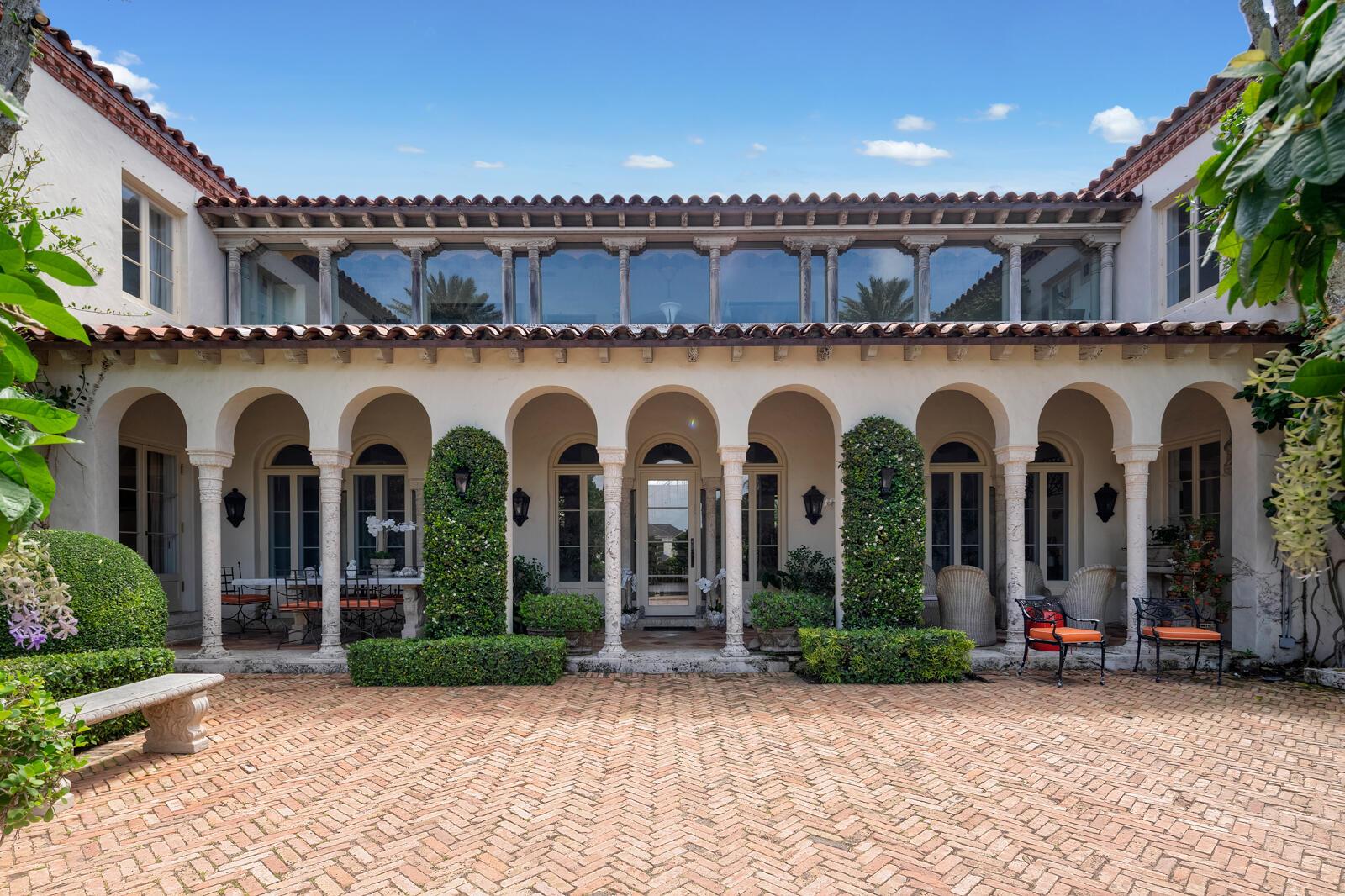 111 Via Del Lago Palm Beach, FL 33480