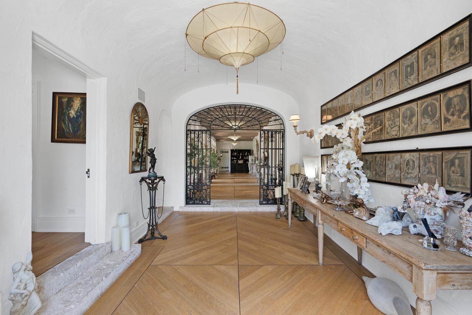 111 Via Del Lago Palm Beach, FL 33480