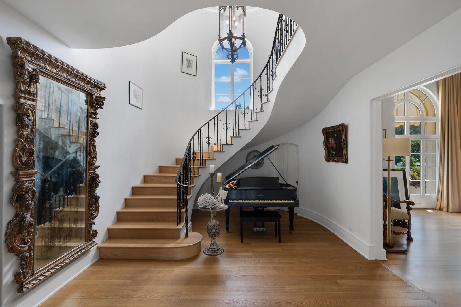 111 Via Del Lago Palm Beach, FL 33480