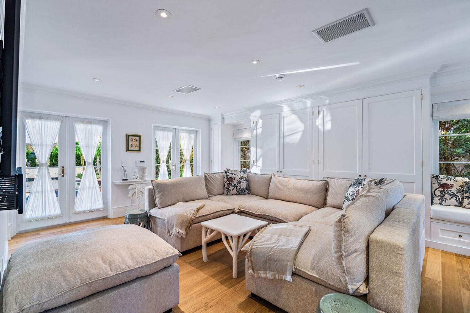 111 Via Del Lago Palm Beach, FL 33480