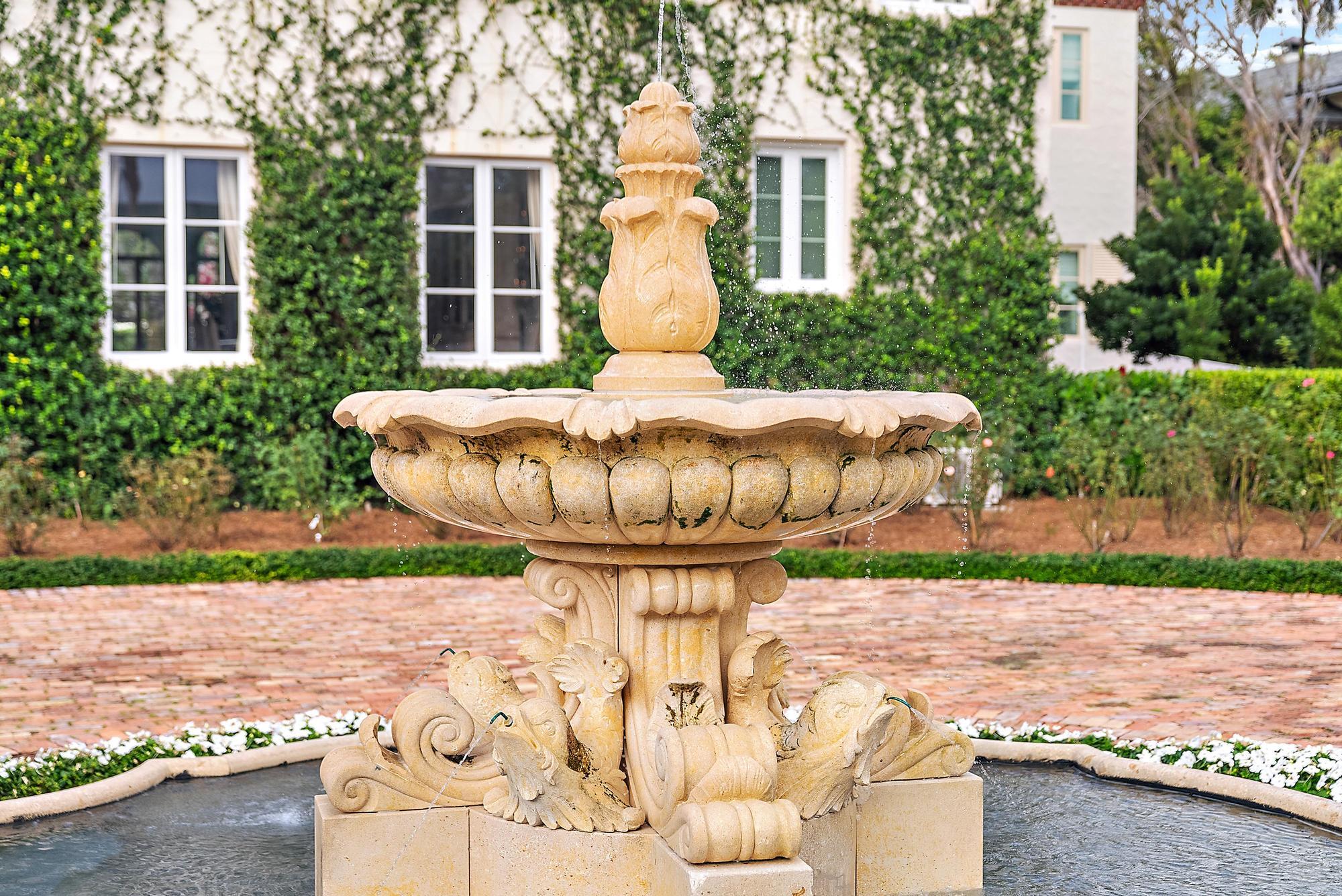 111 Via Del Lago Palm Beach, FL 33480