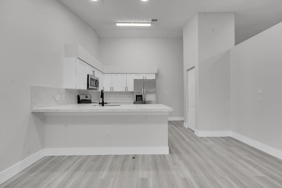 13048 Meadowbreeze Dr Wellington, FL 33414