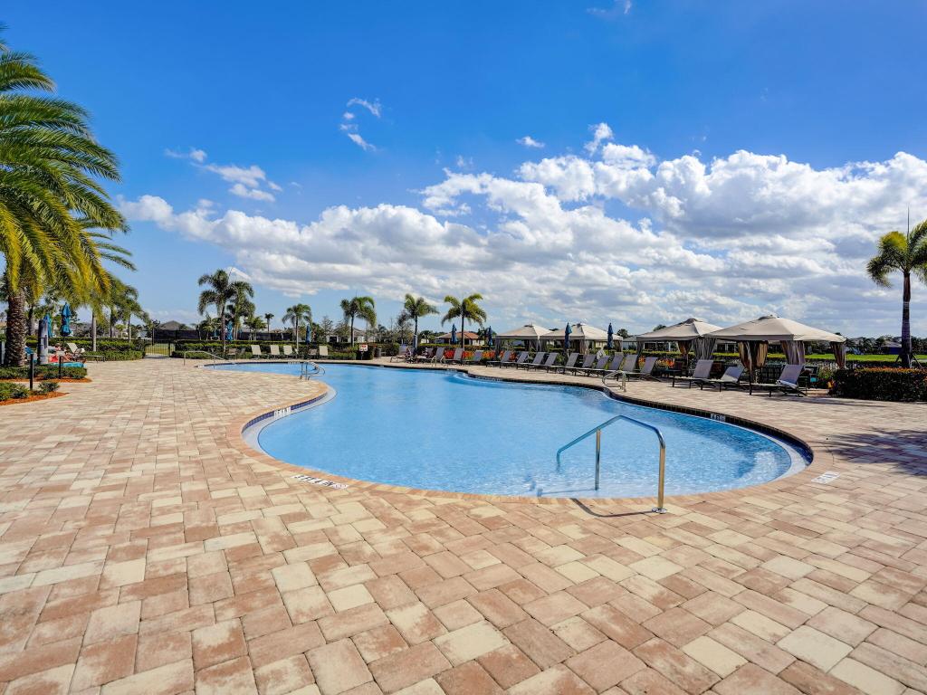 837 SE Courances Dr Port St Lucie, FL 34984