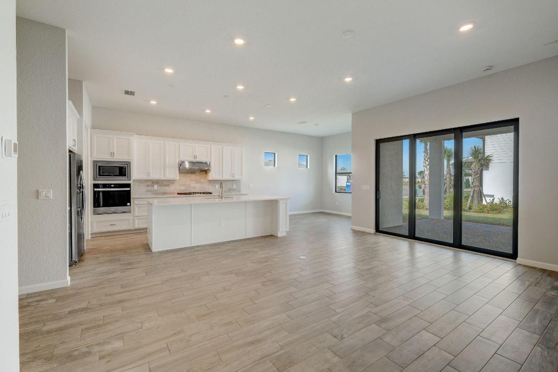 837 SE Courances Dr Port St Lucie, FL 34984