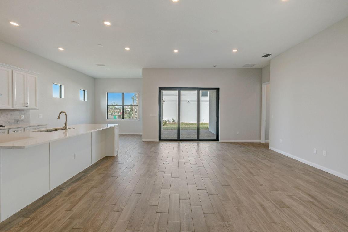 837 SE Courances Dr Port St Lucie, FL 34984