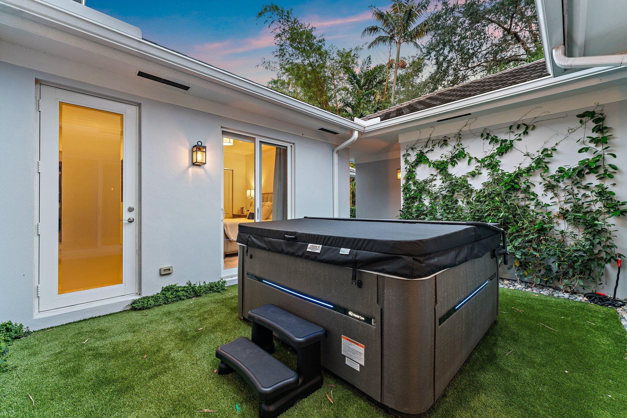 5255 Counter Play Palm Beach Gardens, FL 33418