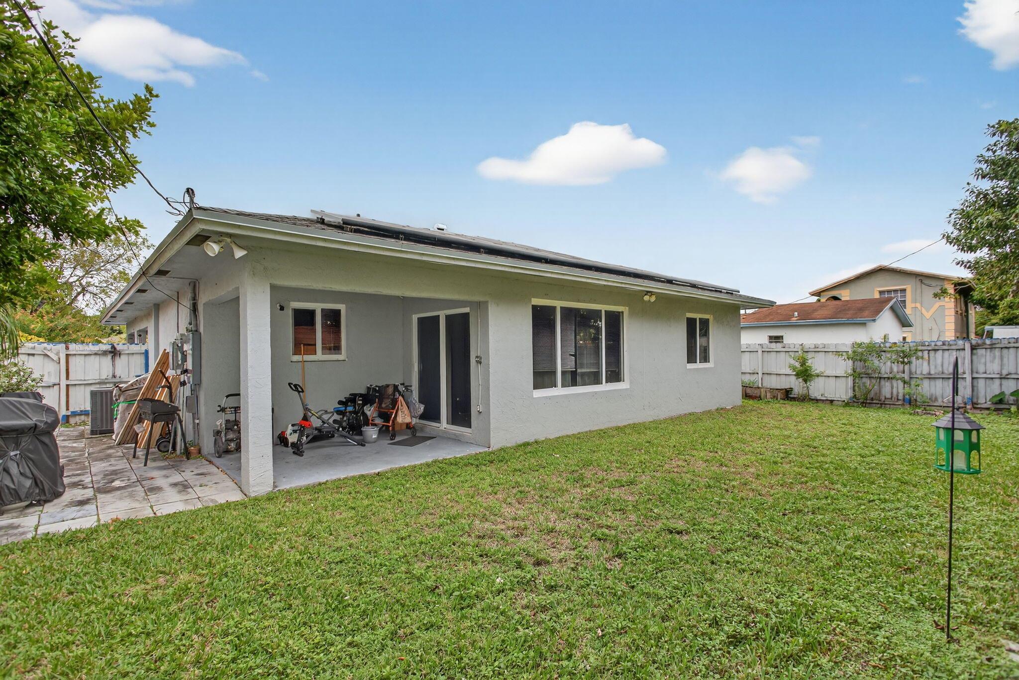 2636 NW 9th Ct Pompano Beach, FL 33069