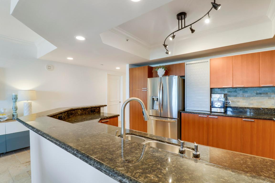 2640 Lake Shr #1508 Riviera Beach, FL 33404