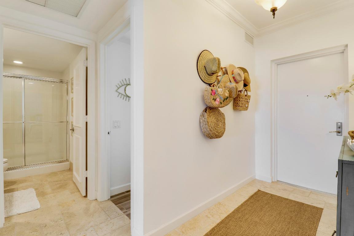 2640 Lake Shr #1508 Riviera Beach, FL 33404