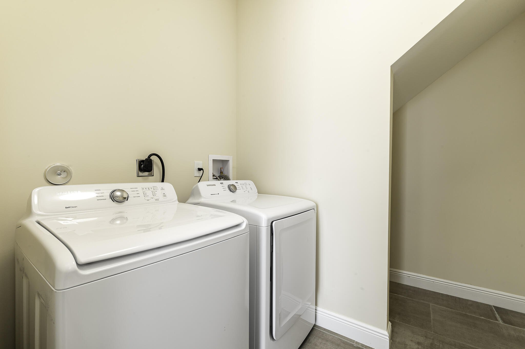 1031 NE 13th Fort Lauderdale, FL 33304