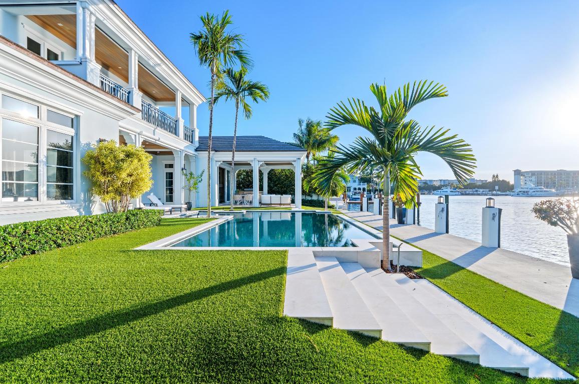 1002 Seasage Delray Beach, FL 33483