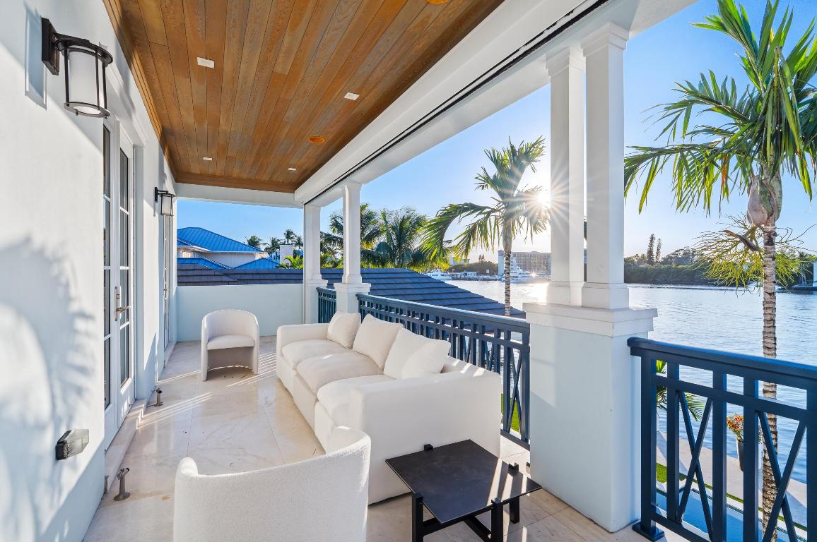 1002 Seasage Delray Beach, FL 33483