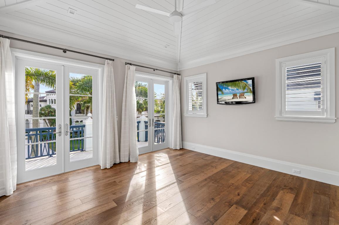 1002 Seasage Delray Beach, FL 33483