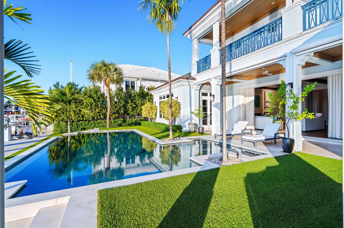 1002 Seasage Delray Beach, FL 33483