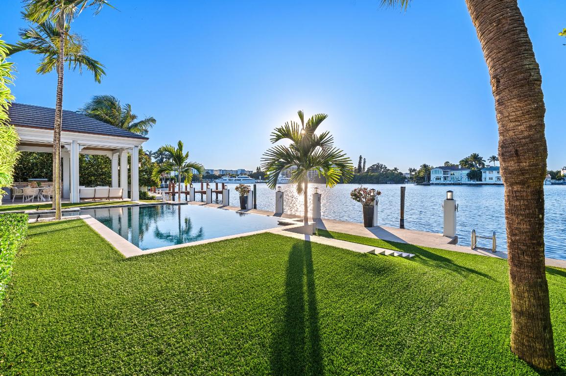 1002 Seasage Delray Beach, FL 33483