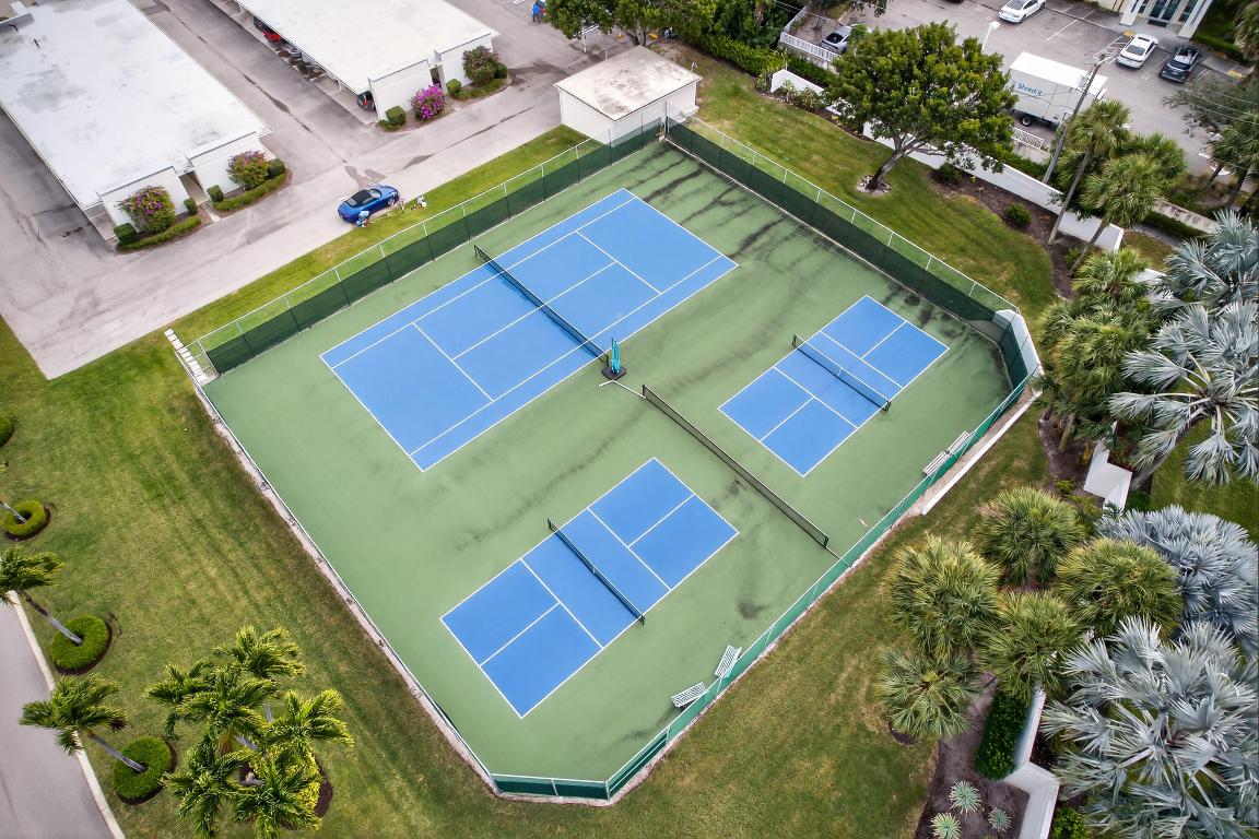 19800 Sandpointe Bay #607 Tequesta, FL 33469