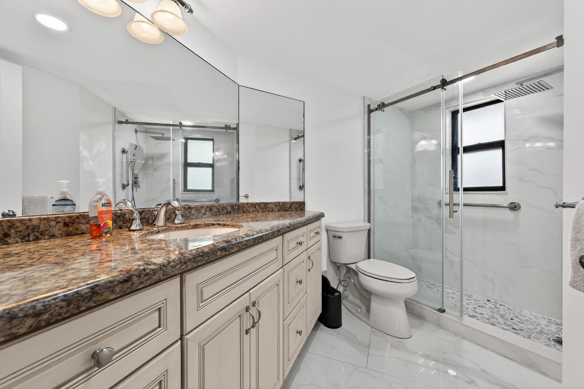 19800 Sandpointe Bay #607 Tequesta, FL 33469