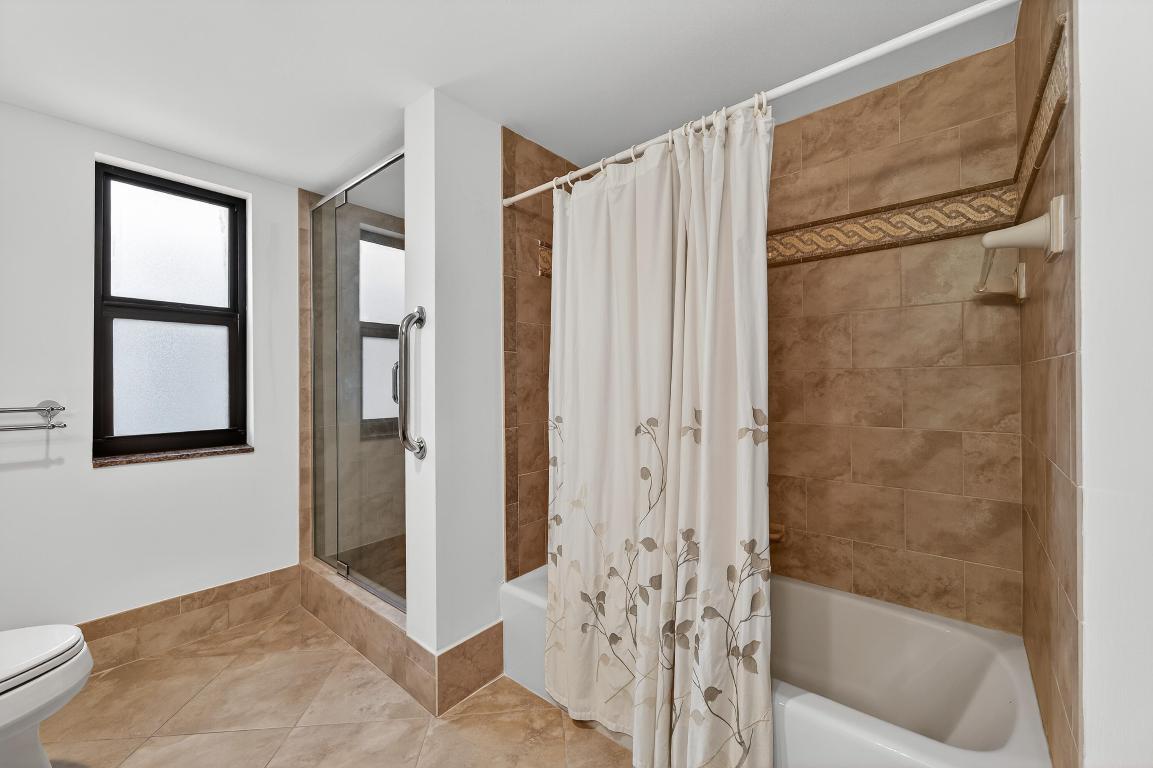 19800 Sandpointe Bay #607 Tequesta, FL 33469