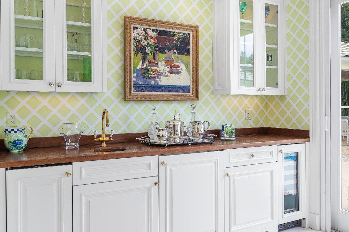 450 Banyan Gulf Stream, FL 33483