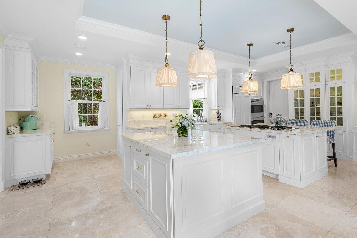 450 Banyan Gulf Stream, FL 33483