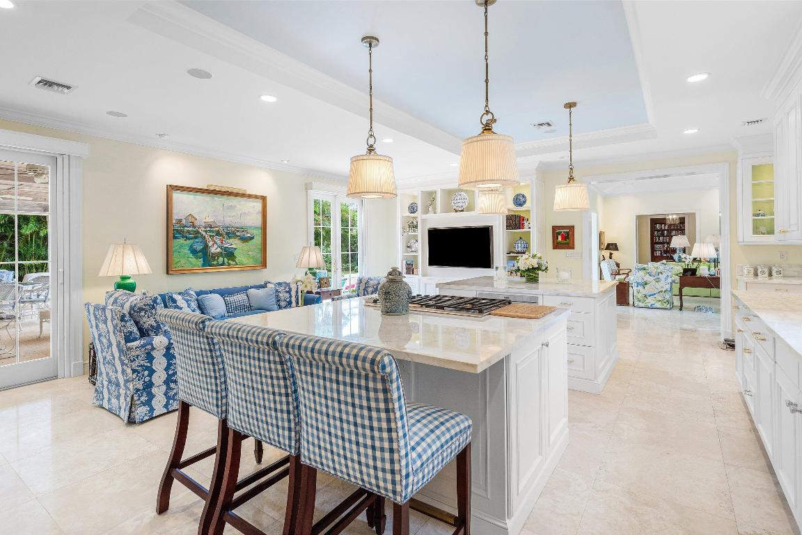 450 Banyan Gulf Stream, FL 33483