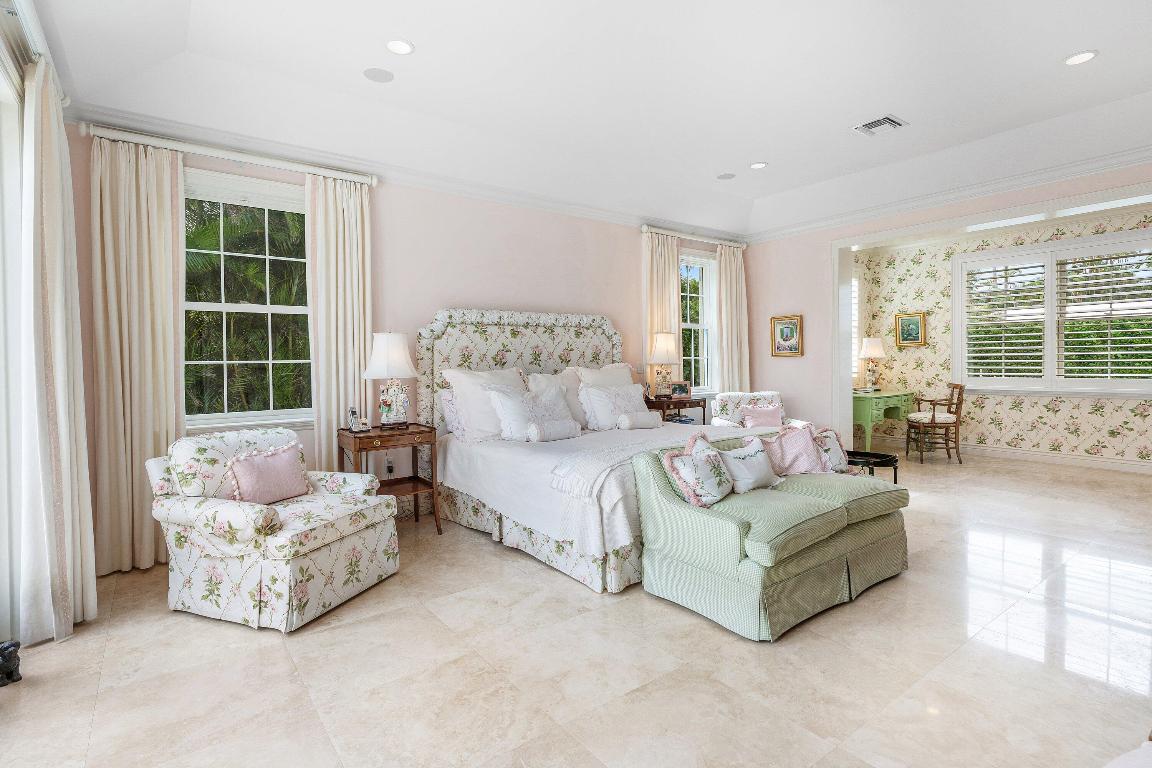 450 Banyan Gulf Stream, FL 33483