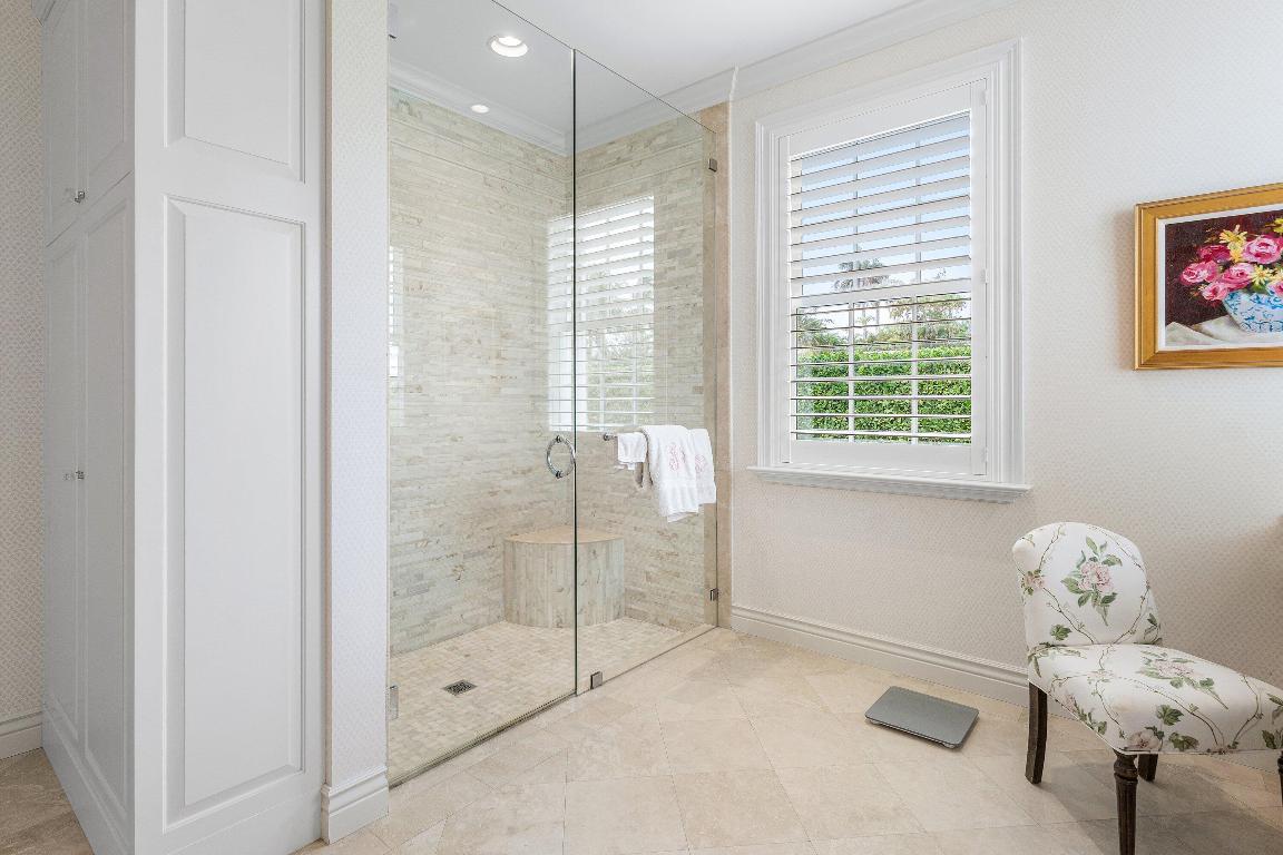 450 Banyan Gulf Stream, FL 33483