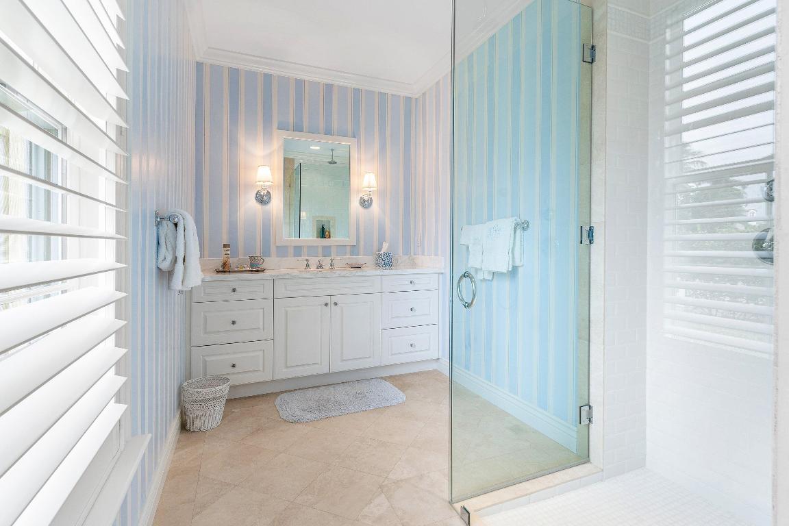 450 Banyan Gulf Stream, FL 33483