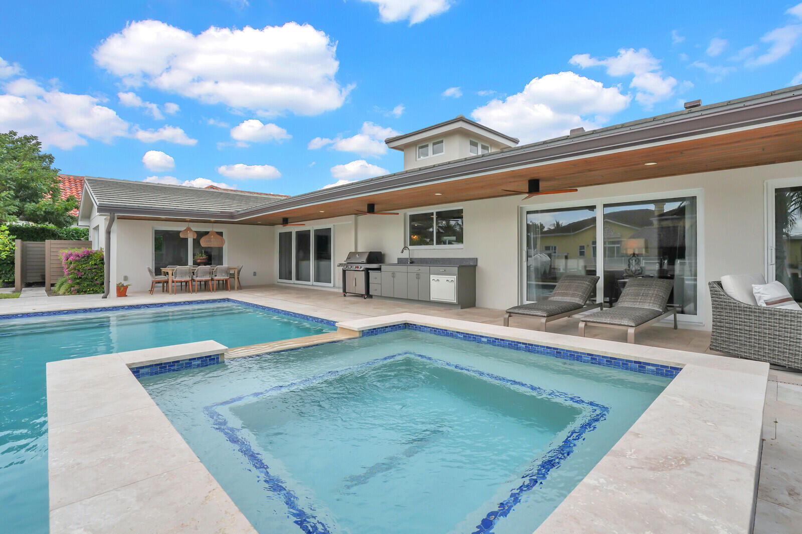 1151 Coral Singer Island, FL 33404