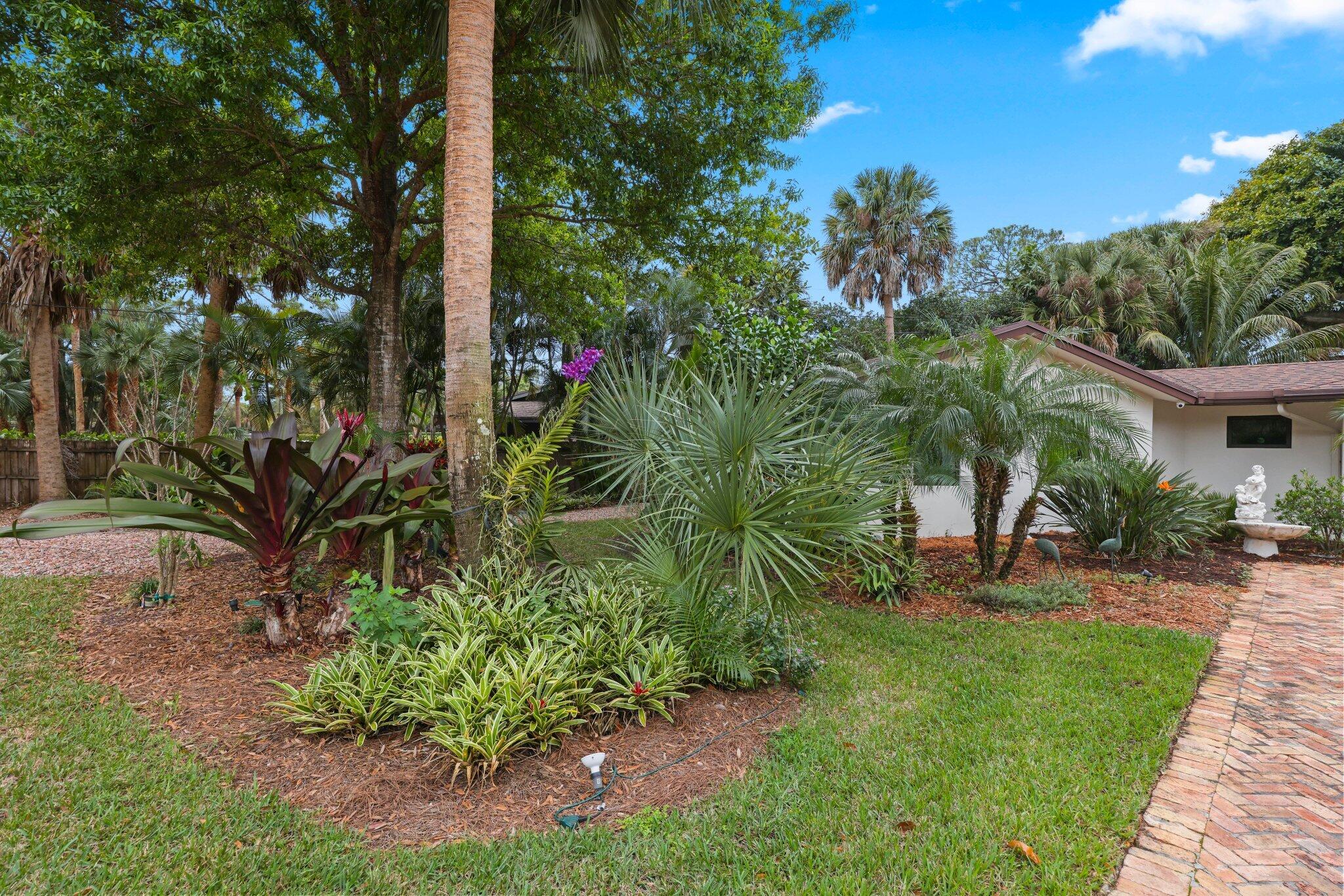 4579 Square Lk Palm Beach Gardens, FL 33418