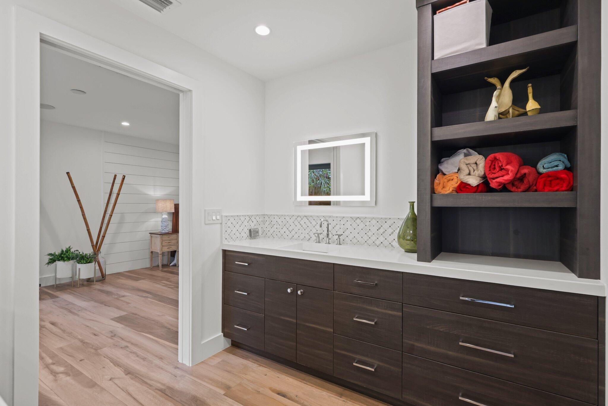 4579 Square Lk Palm Beach Gardens, FL 33418