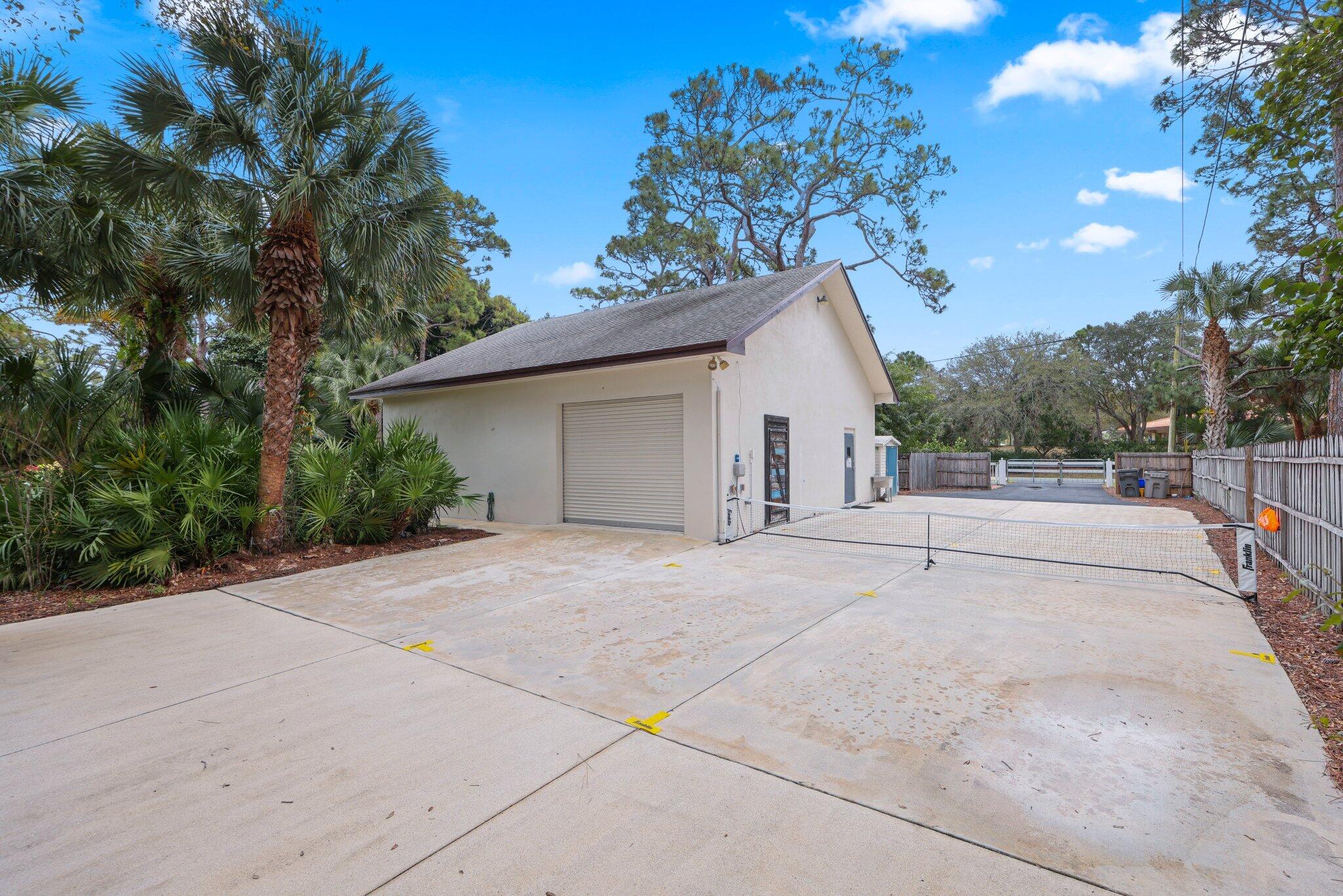 4579 Square Lk Palm Beach Gardens, FL 33418